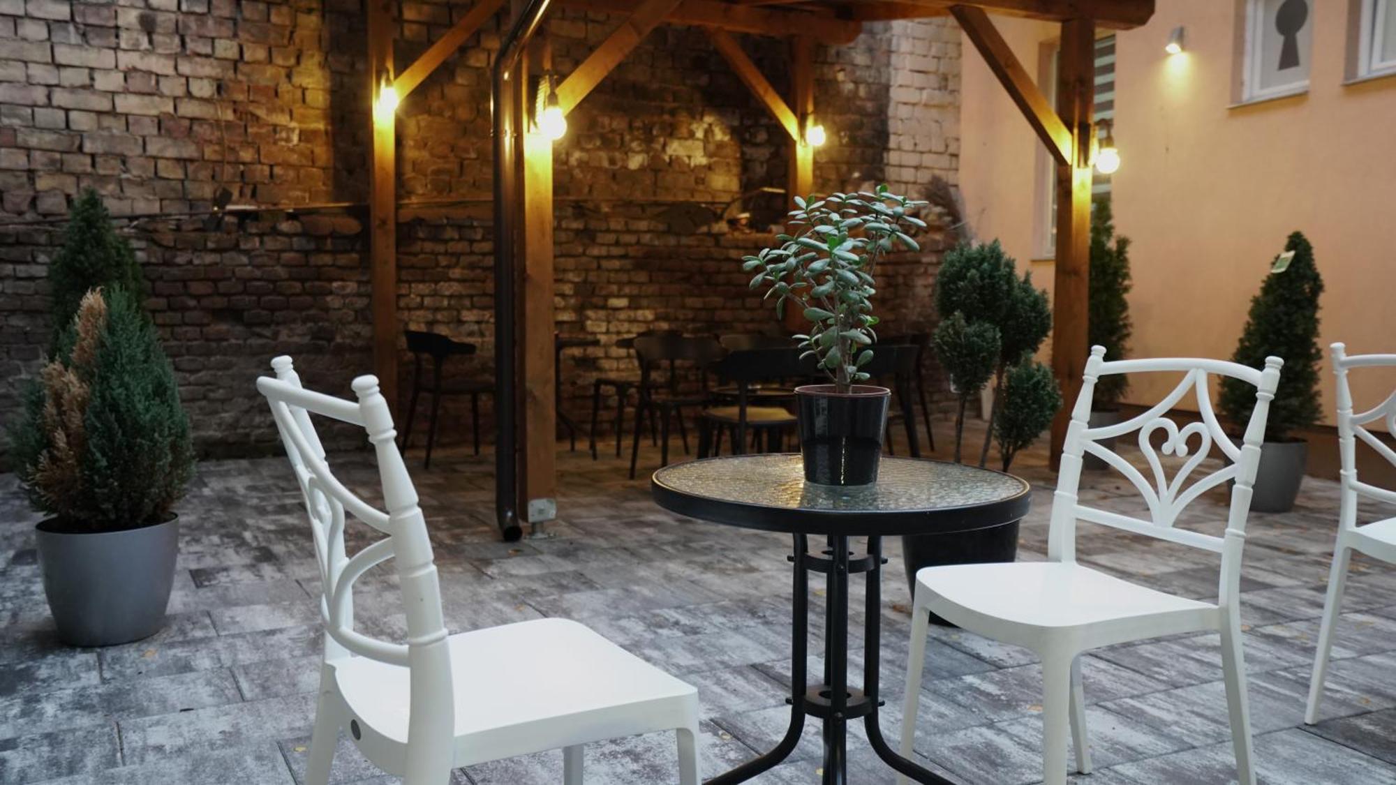 Hideaway Rooms & Apartments ซาราเยโว ภายนอก รูปภาพ
