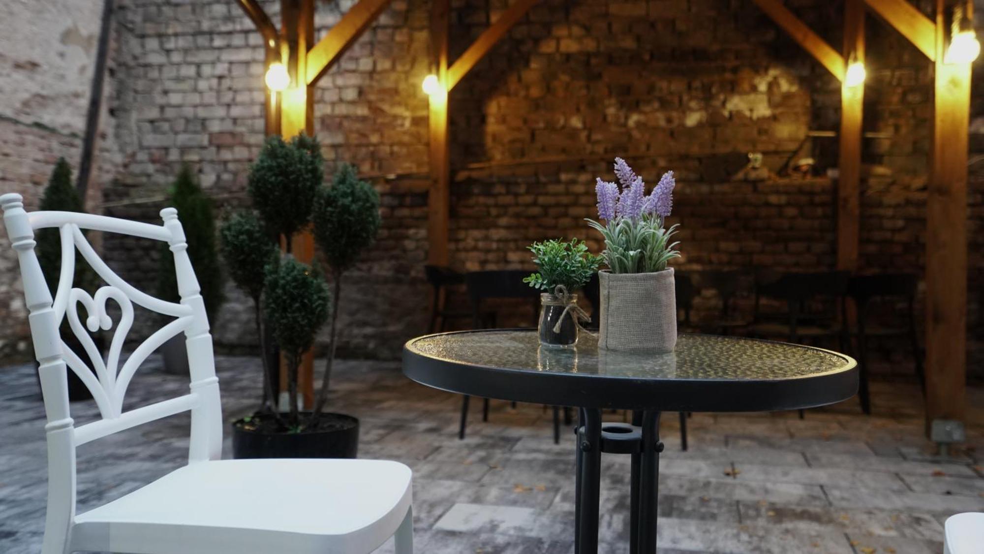 Hideaway Rooms & Apartments ซาราเยโว ภายนอก รูปภาพ