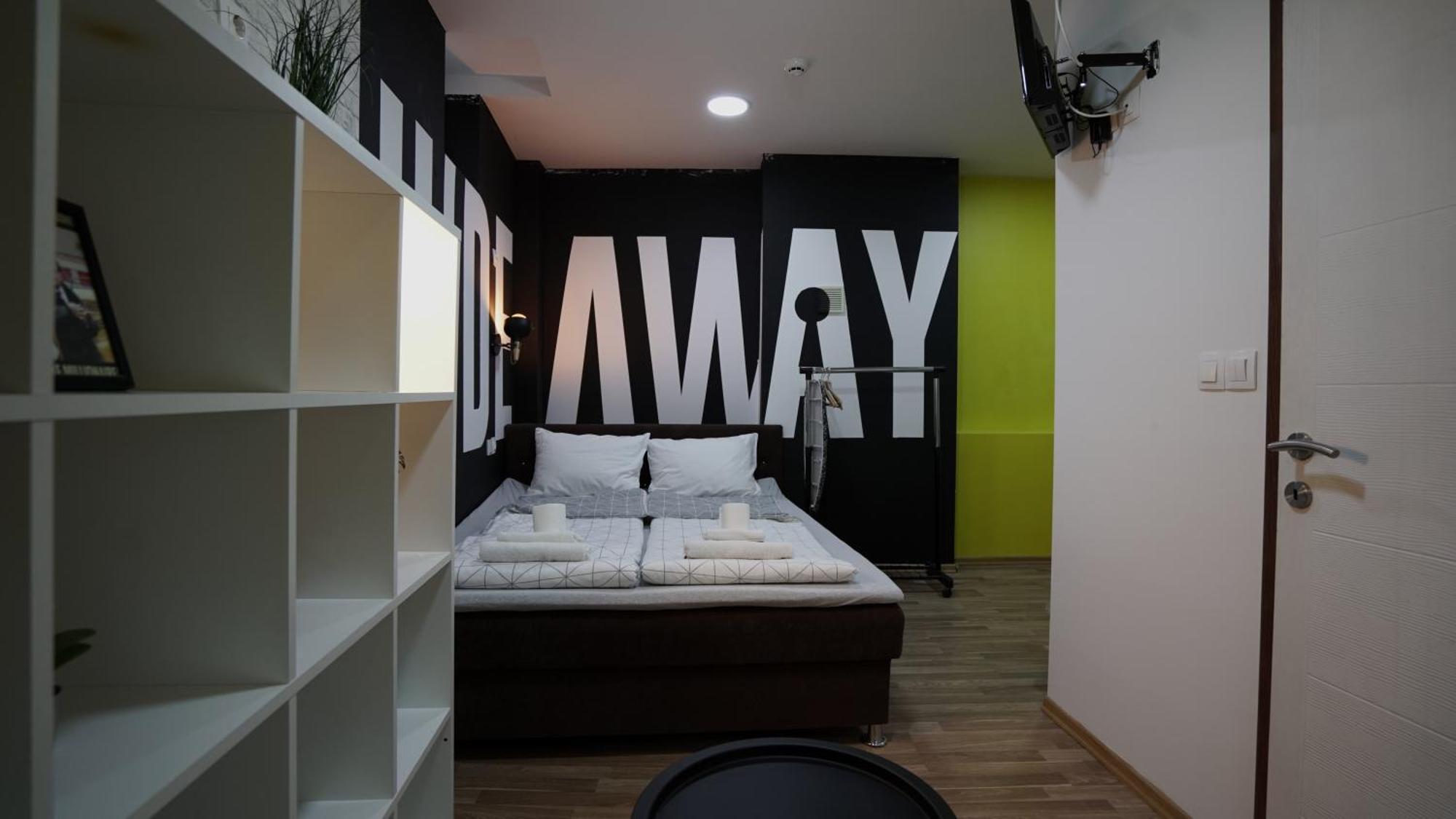 Hideaway Rooms & Apartments ซาราเยโว ภายนอก รูปภาพ