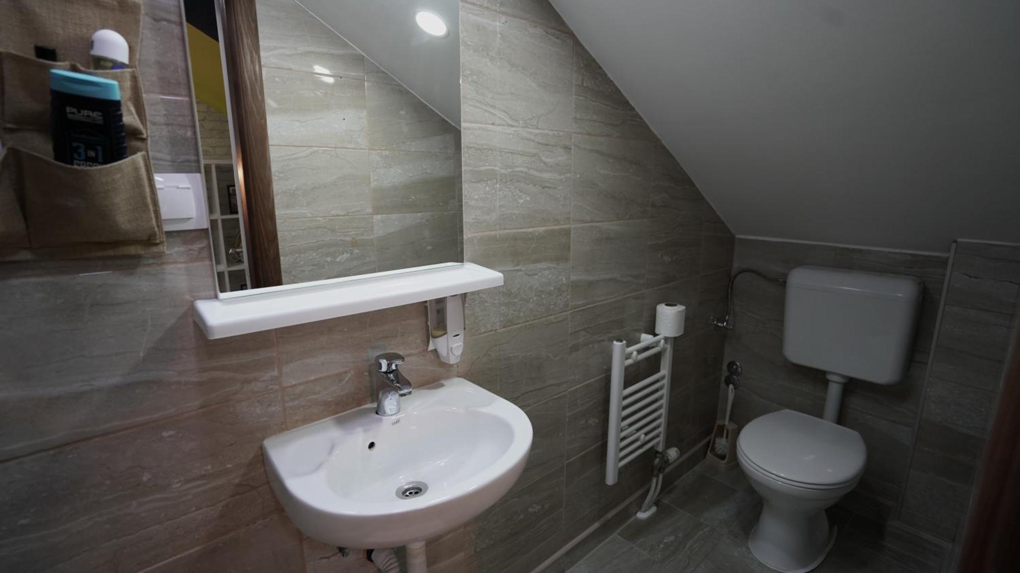 Hideaway Rooms & Apartments ซาราเยโว ภายนอก รูปภาพ
