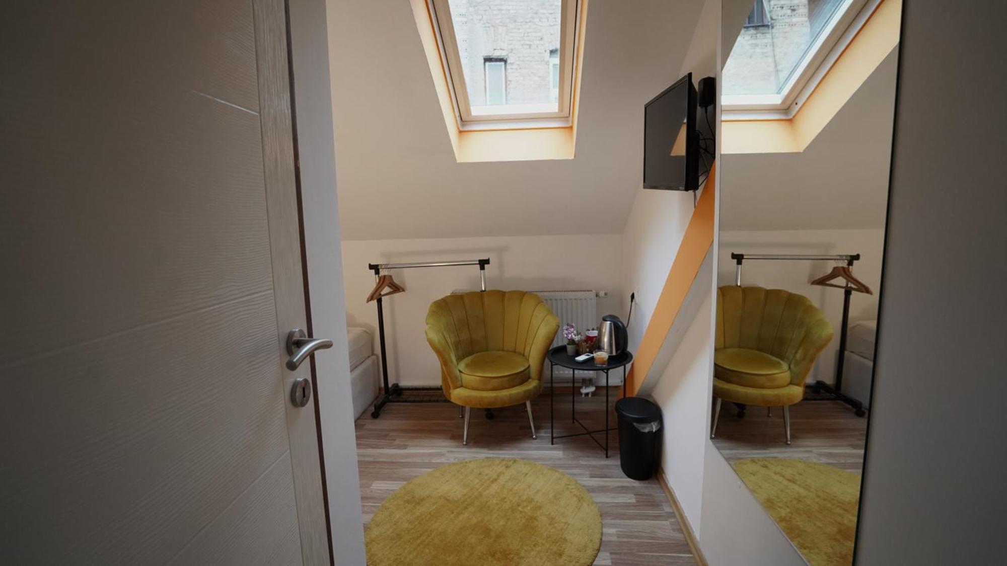 Hideaway Rooms & Apartments ซาราเยโว ภายนอก รูปภาพ