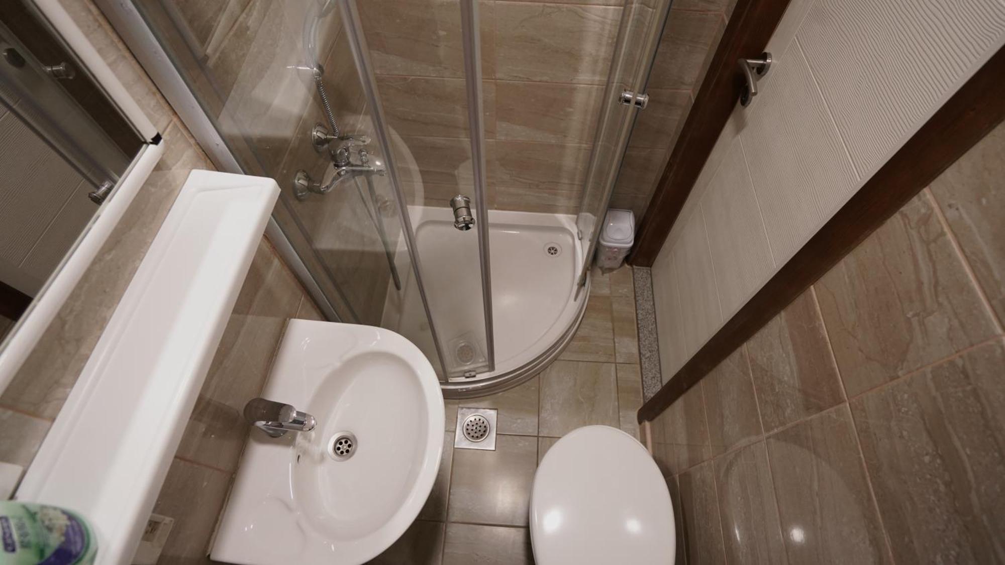 Hideaway Rooms & Apartments ซาราเยโว ภายนอก รูปภาพ