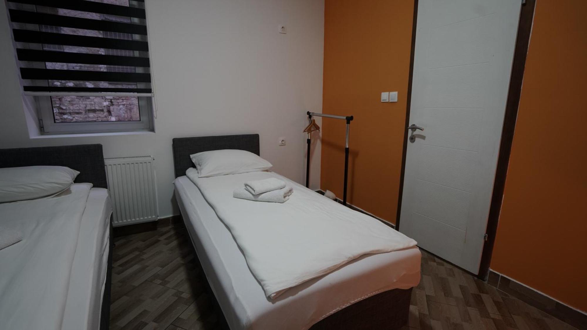 Hideaway Rooms & Apartments ซาราเยโว ภายนอก รูปภาพ