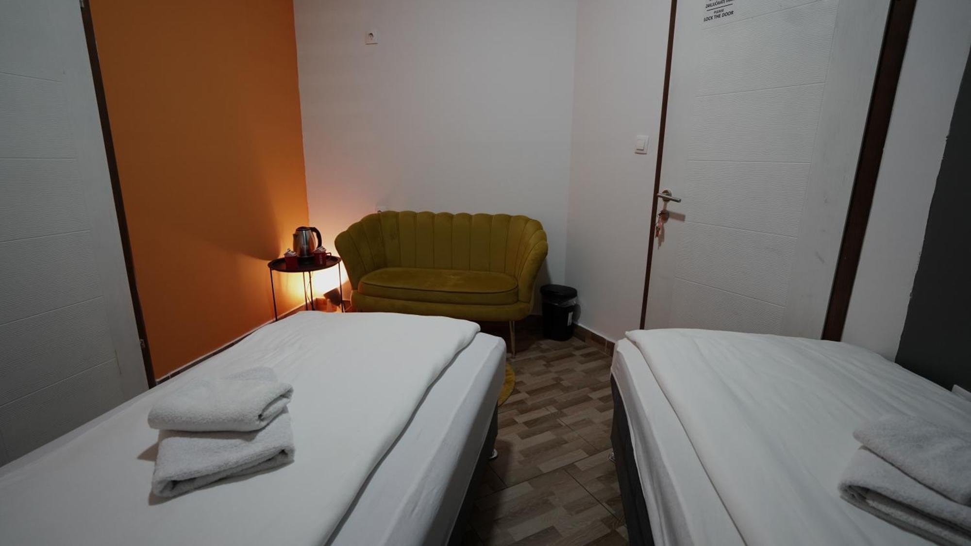 Hideaway Rooms & Apartments ซาราเยโว ภายนอก รูปภาพ