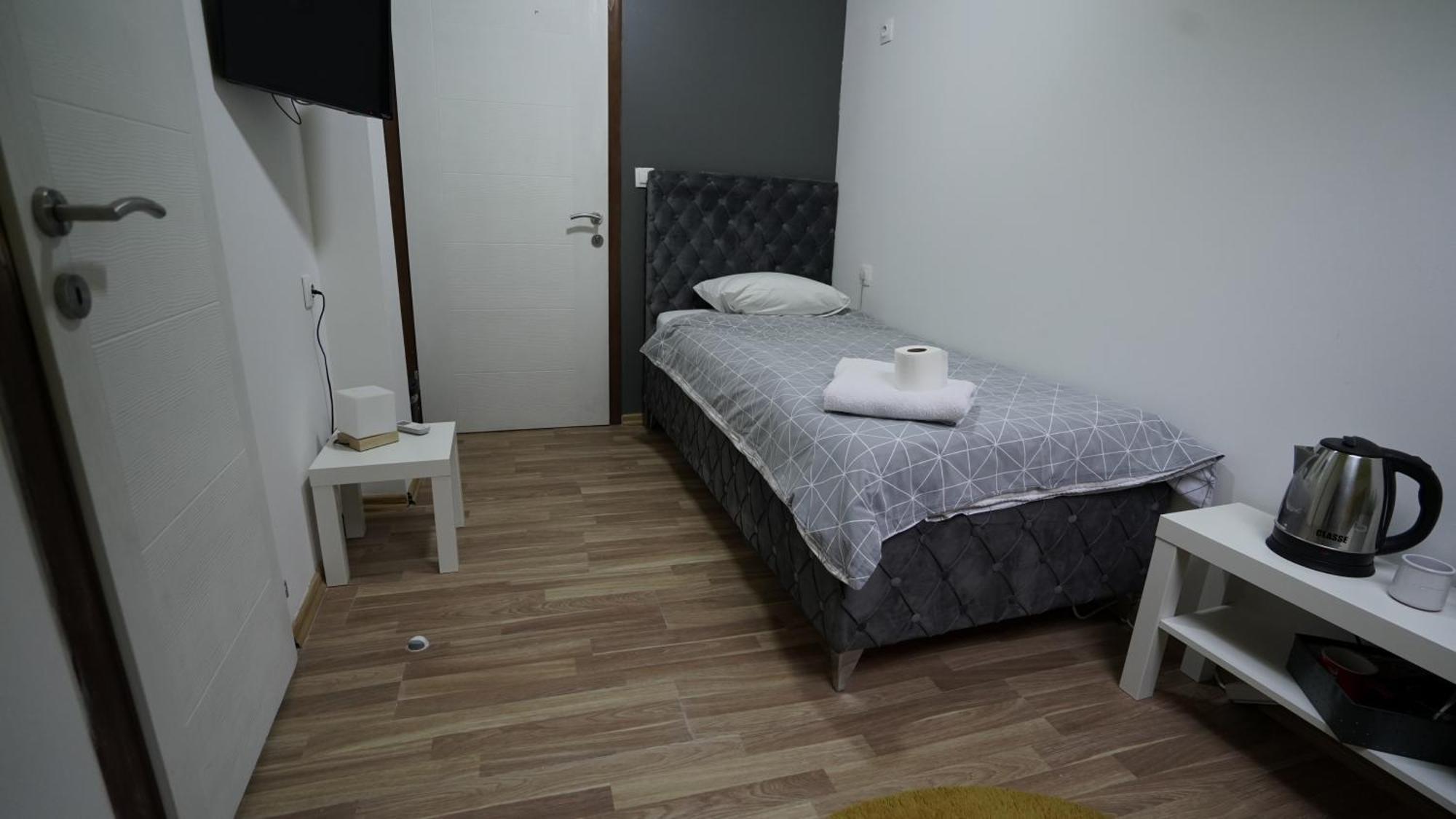 Hideaway Rooms & Apartments ซาราเยโว ภายนอก รูปภาพ